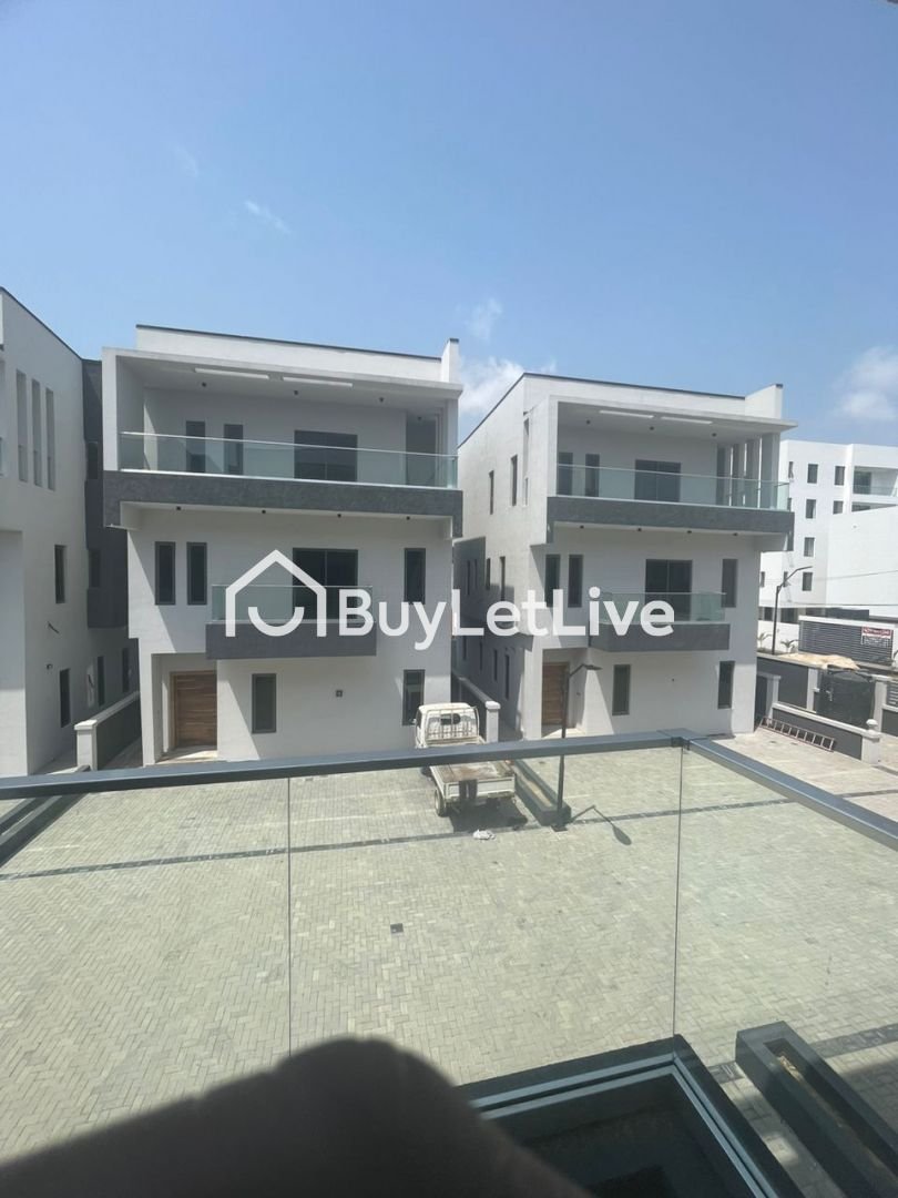 5 bedrooms Flat / Apartment for sale at Ikate
