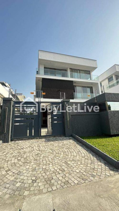 5 Bedrooms Fully Detached Duplex with BQ for Sale!!