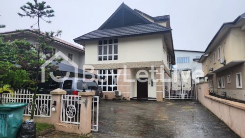 4-Bedroom Fully detached house  For Sale