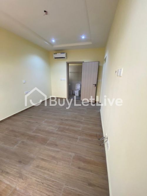 2bedroom flat Upstairs For Sale