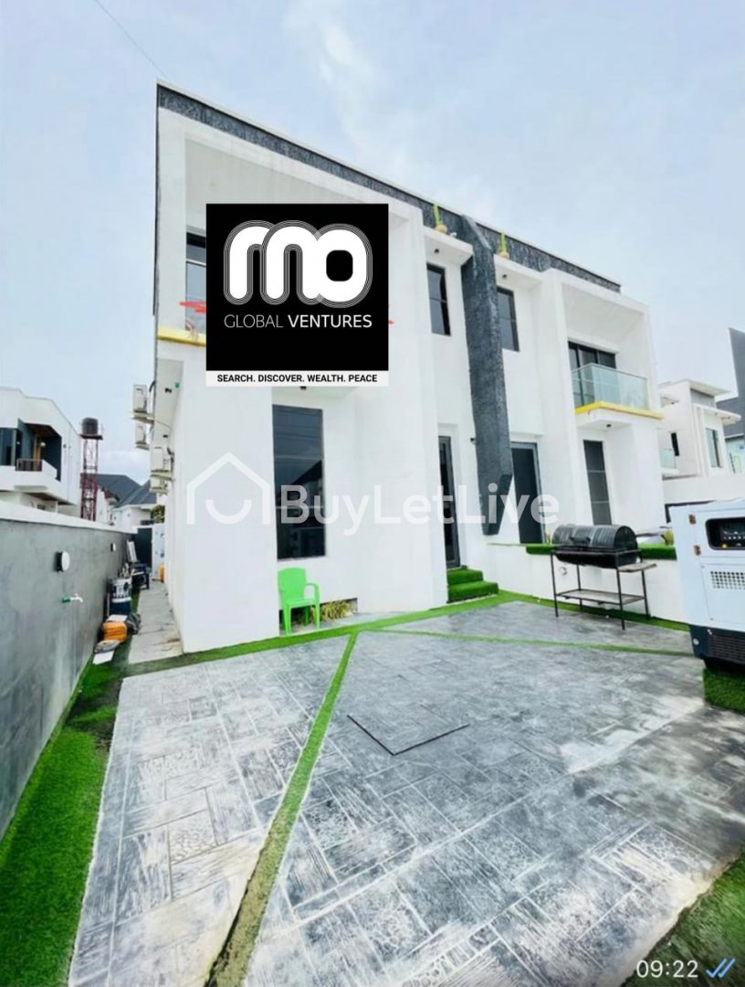 4 bedrooms Semi Detached Duplex for rent at Lagos Island