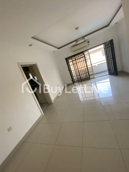 3bedroom flat with Bq For Rent